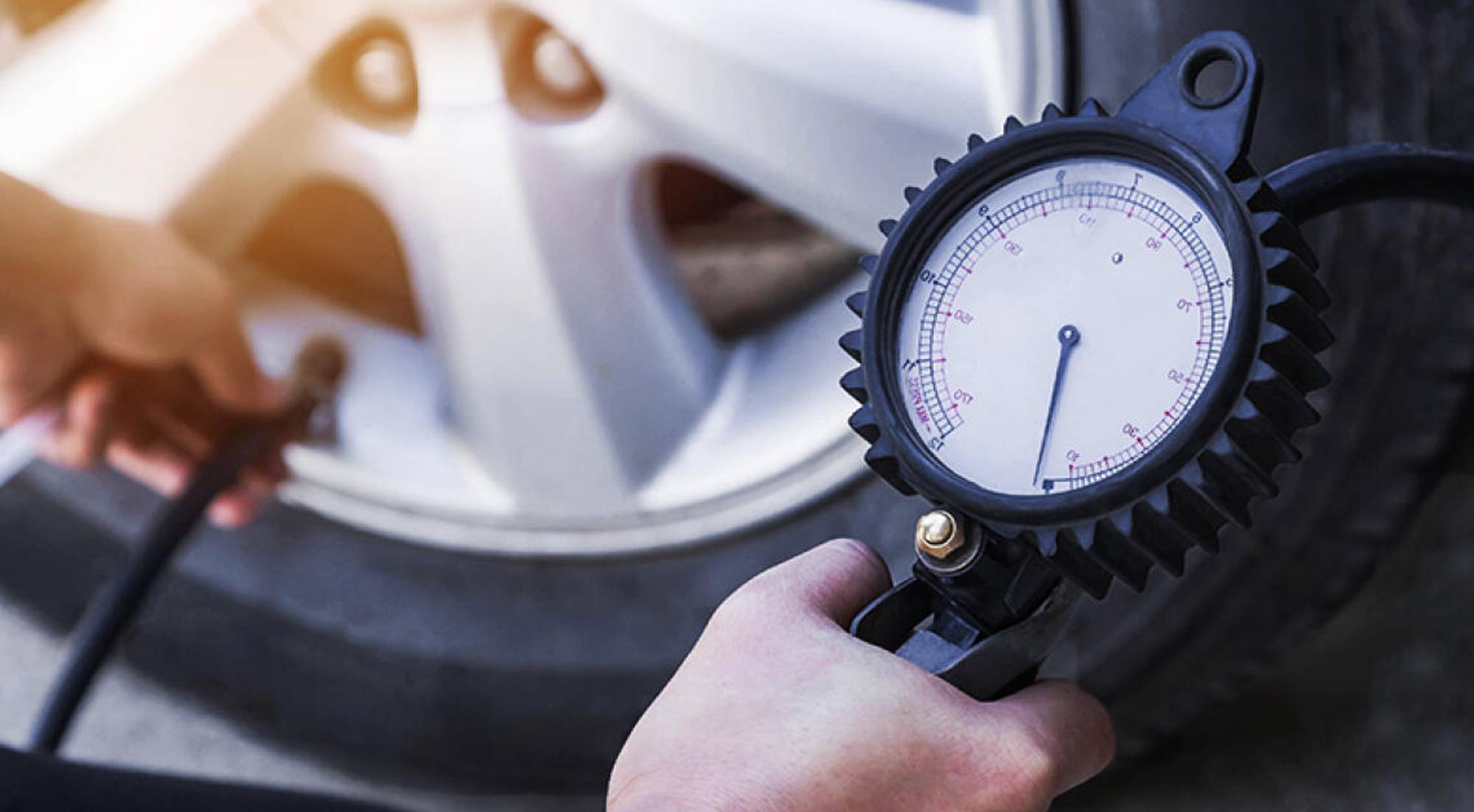 Los riesgos de circular con poca presión en los neumáticos