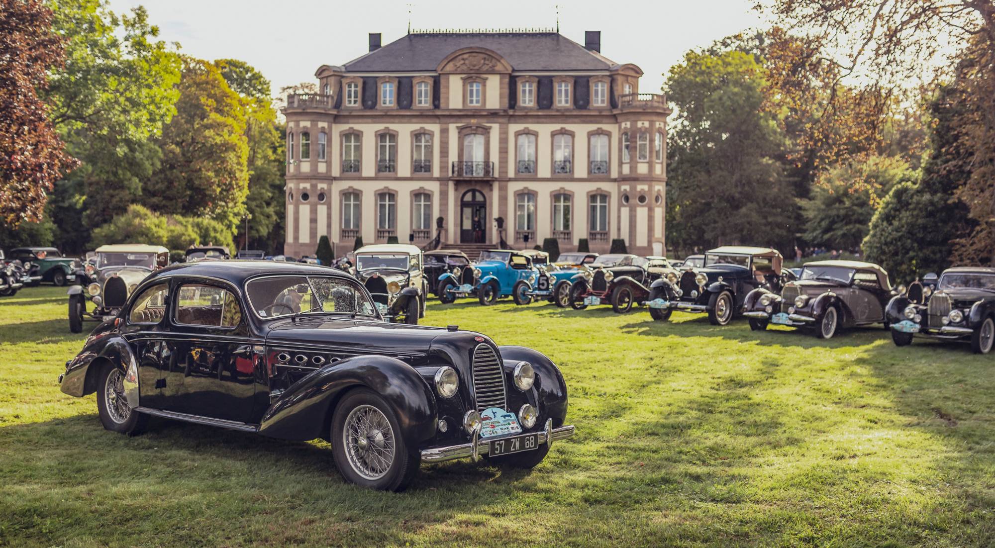 Quién era Bugatti y por qué su logo es tan especial