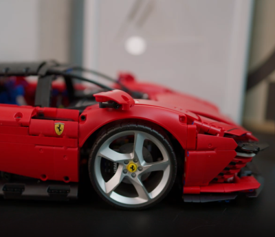 Ferrari Daytona SP3 de Lego