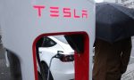 Las imágenes virales de un Tesla: la batería no carga por culpa del frío