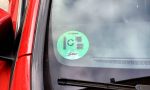 Etiqueta ambiental de la DGT: cómo saber en 10 segundos el distintivo de un coche