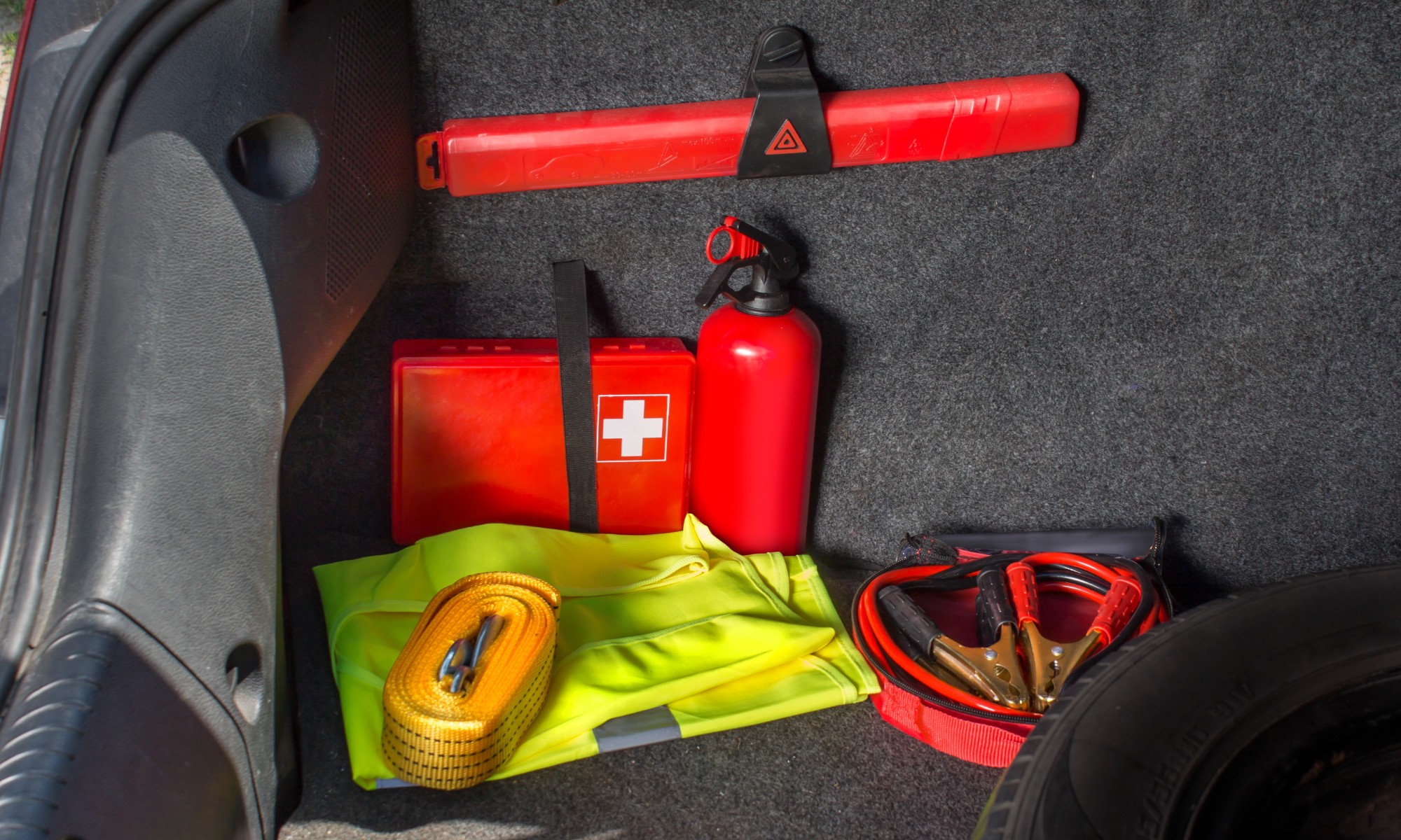 Kit de primeros auxilios de emergencia en el coche