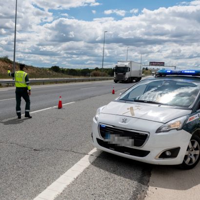 La Guardia Civil avisa: el gesto que puede costar muy caro en la carretera