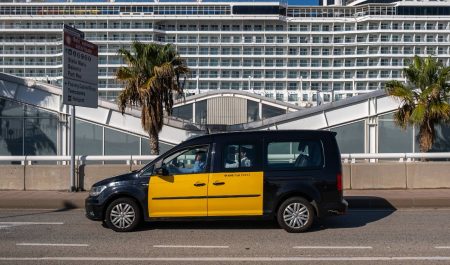 taxi Barcelona amarillo negro