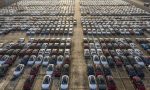 ¿Por qué hay cientos de miles de coches que se pueden quedar sin vender en China?