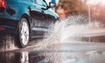 Errores comunes al conducir con lluvia: ¿cómo evitar el temido ‘aquaplaning’?