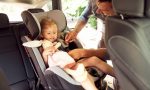 La silla infantil para el coche que contiene sustancias nocivas