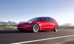 Dos modelos de Tesla, señalados: sus puertas son un peligro 