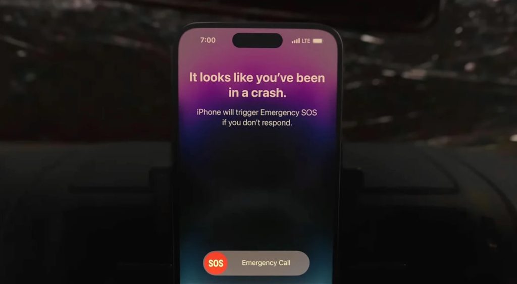 Un iPhone salva la vida de un conductor que cayó por un barranco de 120 ...