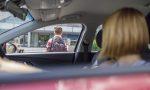 Vuelta al cole: estacionar en doble fila, cómo llevar al niño en el coche y otras dudas