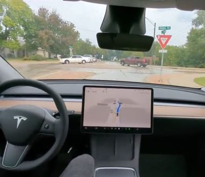 exempleado Tesla Autopilot