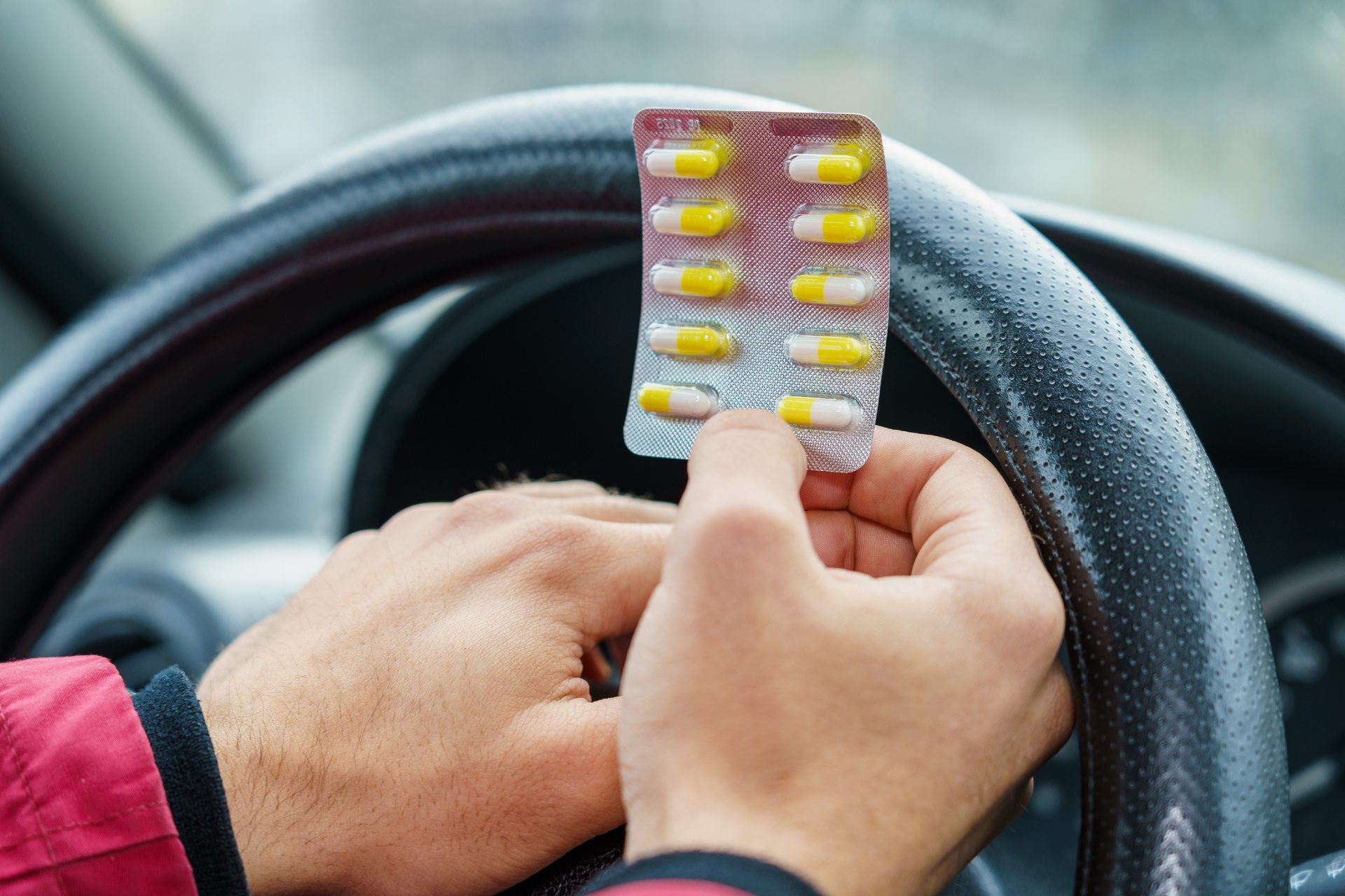 Los 12 medicamentos comunes que son peligrosos en el coche