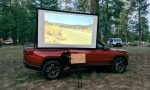 El primer coche con una pantalla de cine incorporada