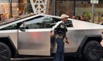 A los famosos también les cuesta aparcar: Pharrell Williams arma un lío enorme en Miami con su Tesla Cybertruck
