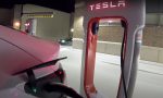 La increíble odisea para cargar un Tesla a -38 grados centígrados