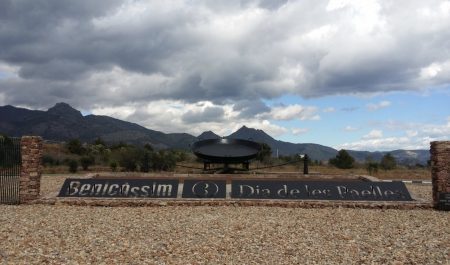 Rotondas disparatadas: ¿la glorieta de la paella gigante de Benicasim es la más rara de España?