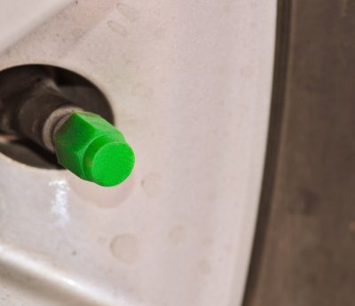tapon verde rueda coche