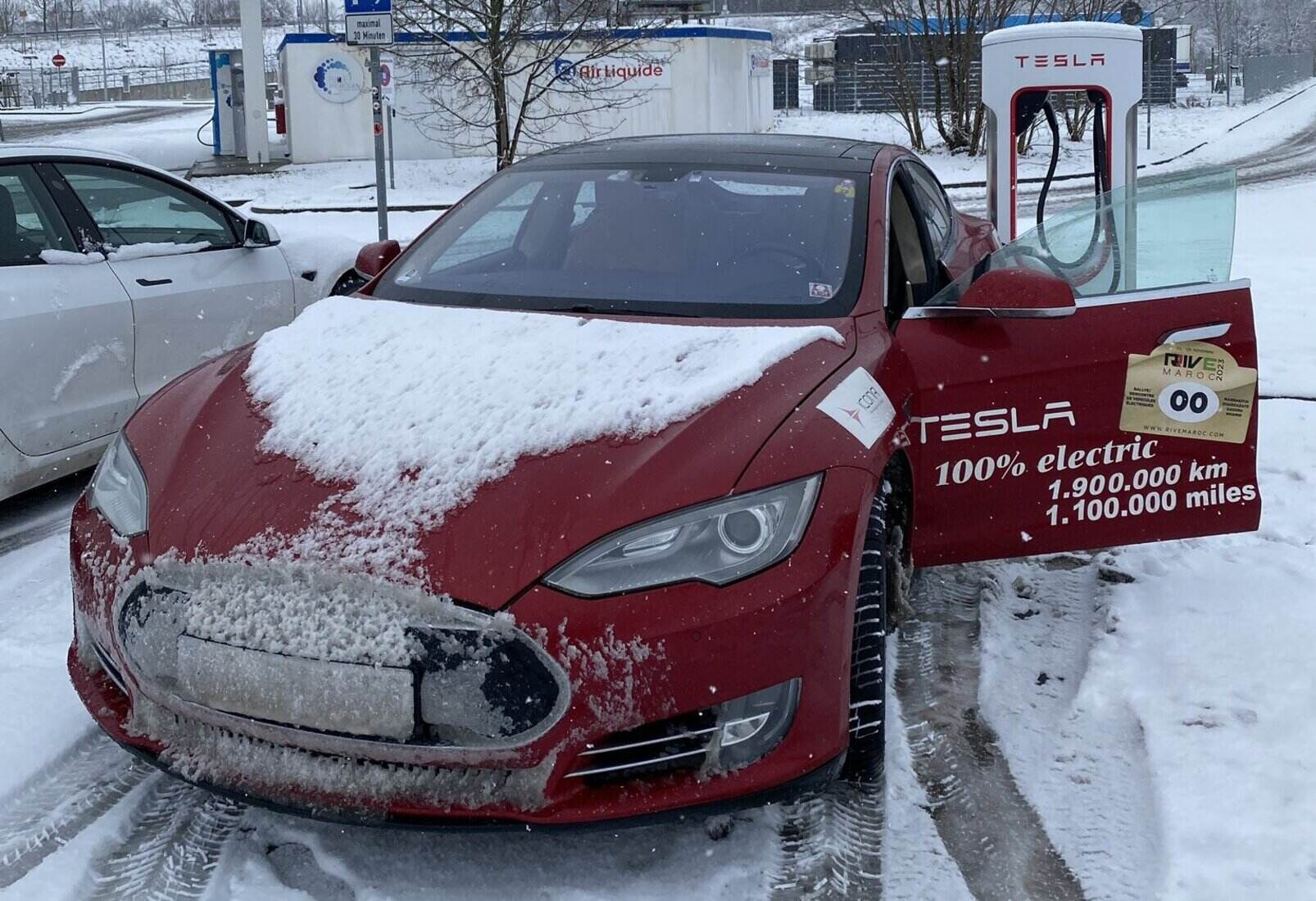 Tesla dos millones kilómetros
