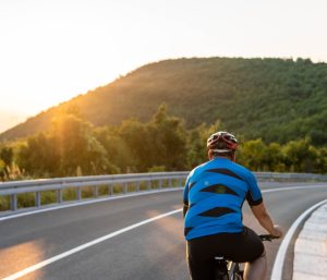 ciclista linea continua