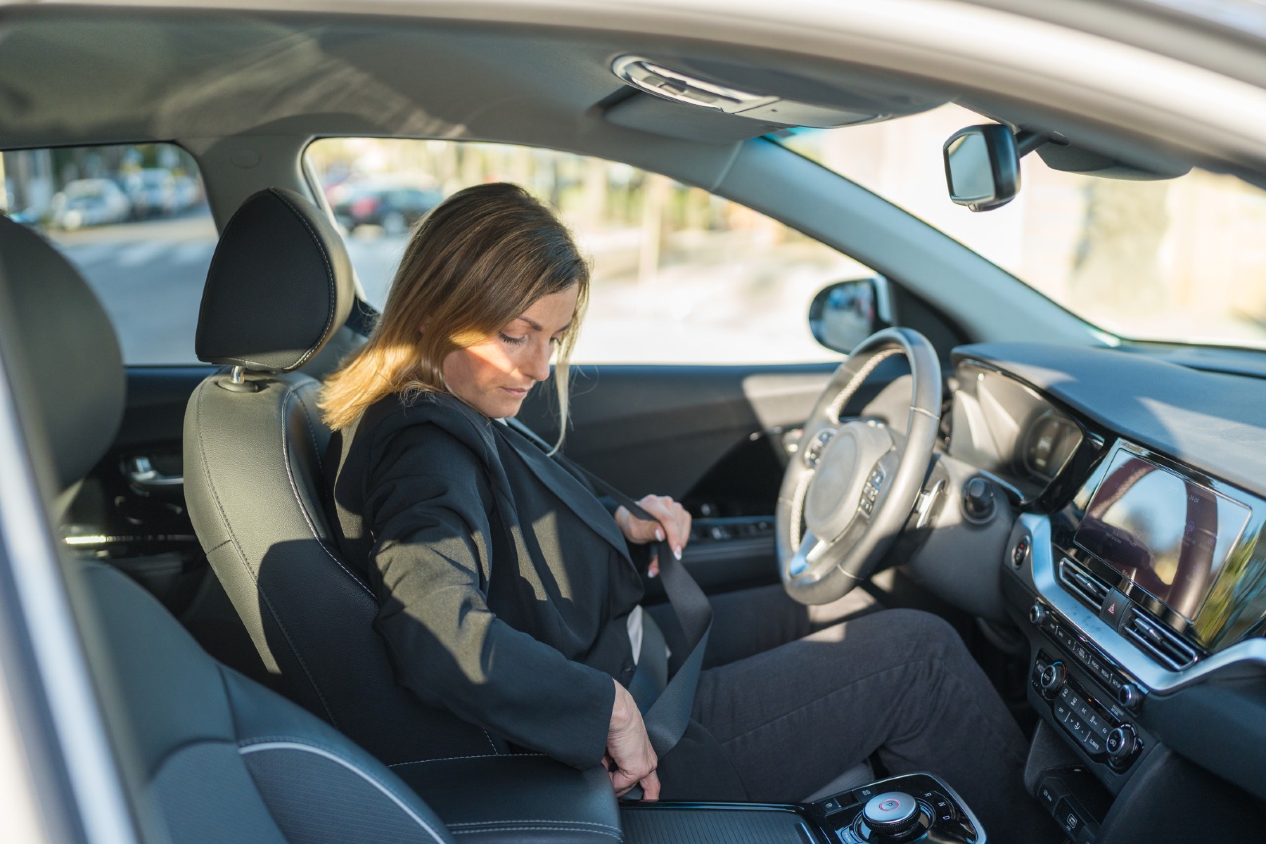 El machismo oculto en los coches: por qué las mujeres se exponen a un riesgo mayor al volante