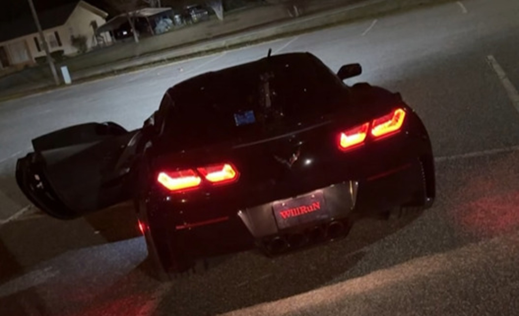 instagramer Corvette policía