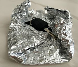 llave coche papel aluminio