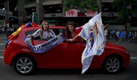 Fans del Real Madrid en coche
