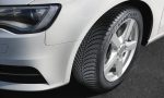 ¿Cuánto se deben hinchar las ruedas?: así se descifra la etiqueta de presión de los neumáticos