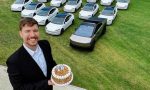 Un ‘youtuber’ con 256 millones de seguidores regala 26 coches de Tesla