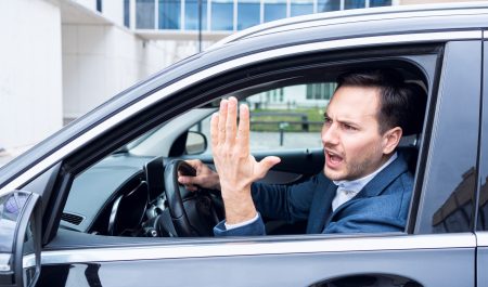 Tensión al volante: retrato de los conductores españoles y sus contradicciones