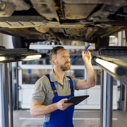 Los 11 trabajos más demandados en la automoción: hasta 51.000 euros al año en un sector clave