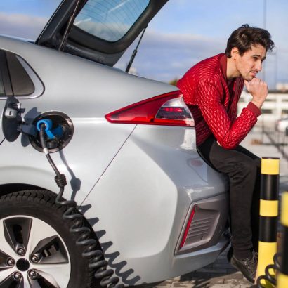 Casi el 50% de los propietarios de coches eléctricos se arrepiente de su compra: estas son las razones