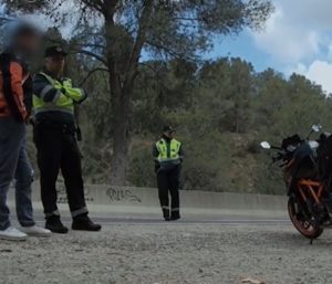 Guardia civil motorista multa