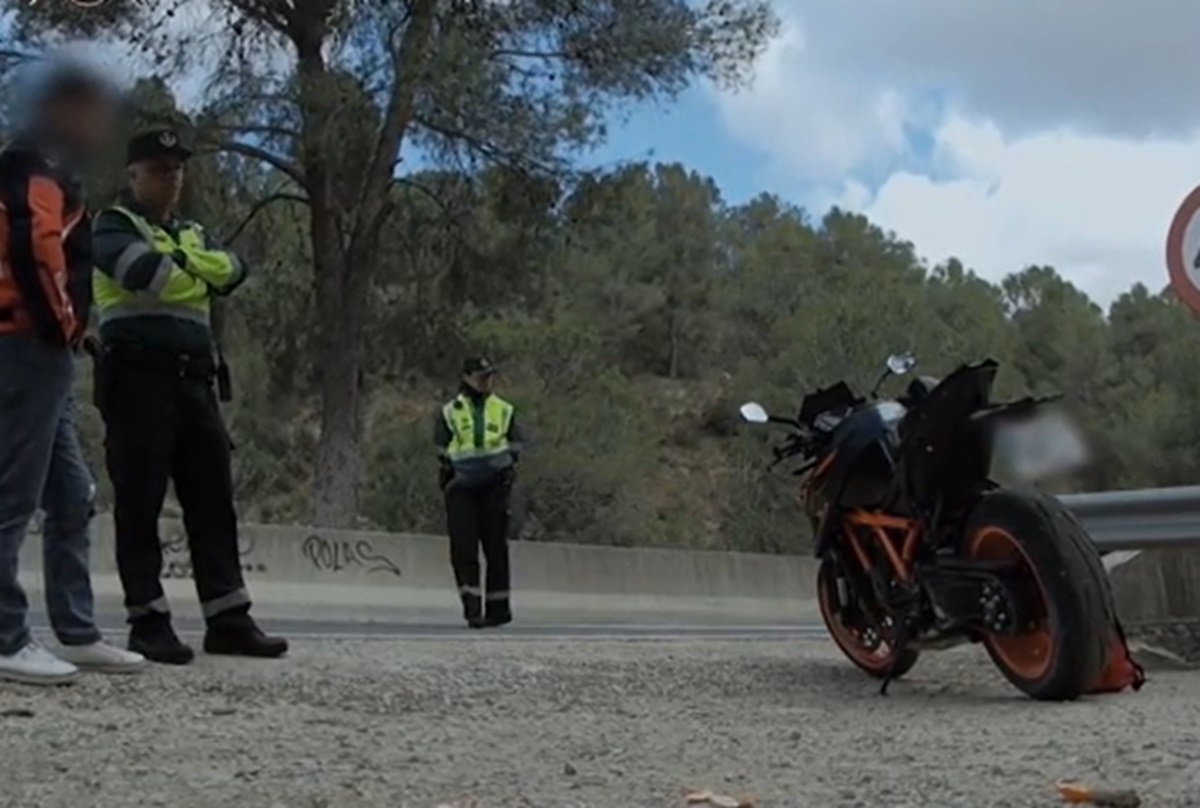 Guardia civil motorista multa