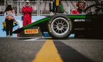 Neumáticos de F1 en un coche de calle: una combinación que sería un peligro en la carretera