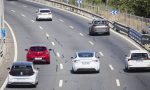 ¿Hay que ceder el paso si se va 120 km/h por el carril de la izquierda y un coche quiere pasar?