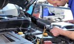 ¿Se pueden mezclar distintos aceites en el coche? Los casos en los que sí y los que conviene evitar