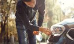 Cómo pulir los faros del coche sin pulidora: fácil, rápido y, sobre todo, barato