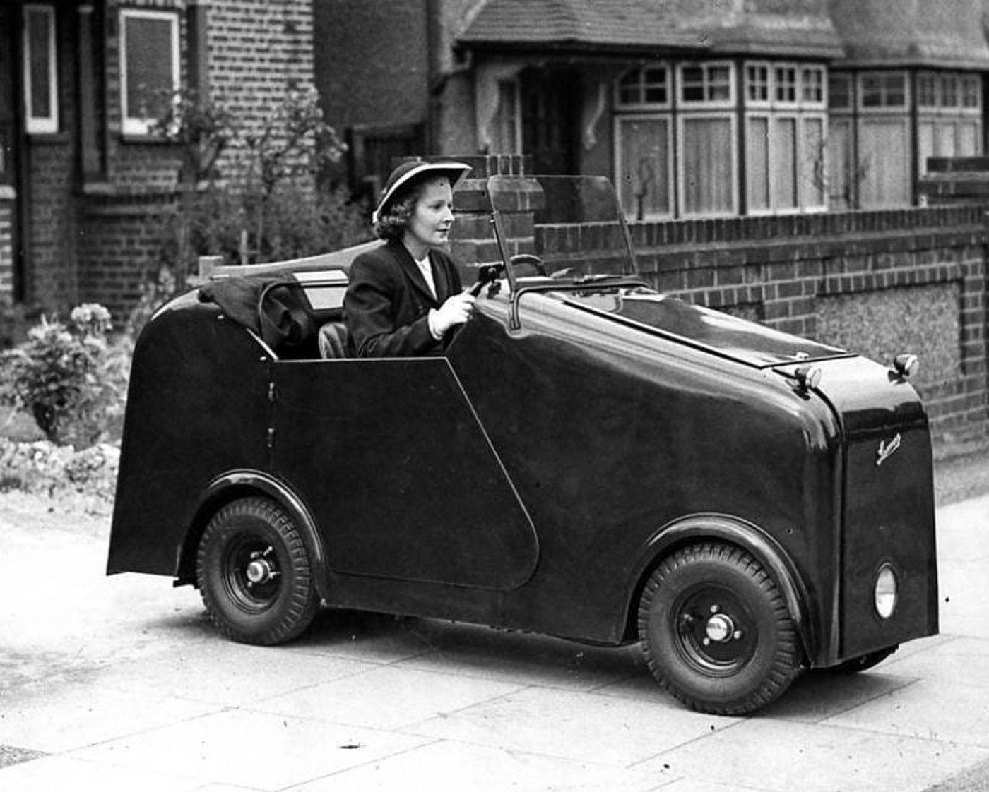 coche más estrecho del mundo