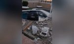 Un joven borracho se estrella contra un hotel de Torrevieja y su coche acaba en la piscina infantil