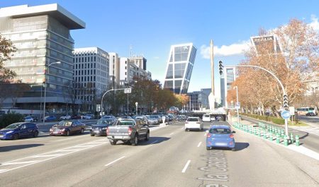 ¿Es verdad que en Madrid hay un nuevo semáforo con luz blanca?