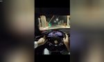 La manera más imprudente de arriesgar la vida: supera los 300 km/h con un Ferrari y lo sube a sus redes sociales