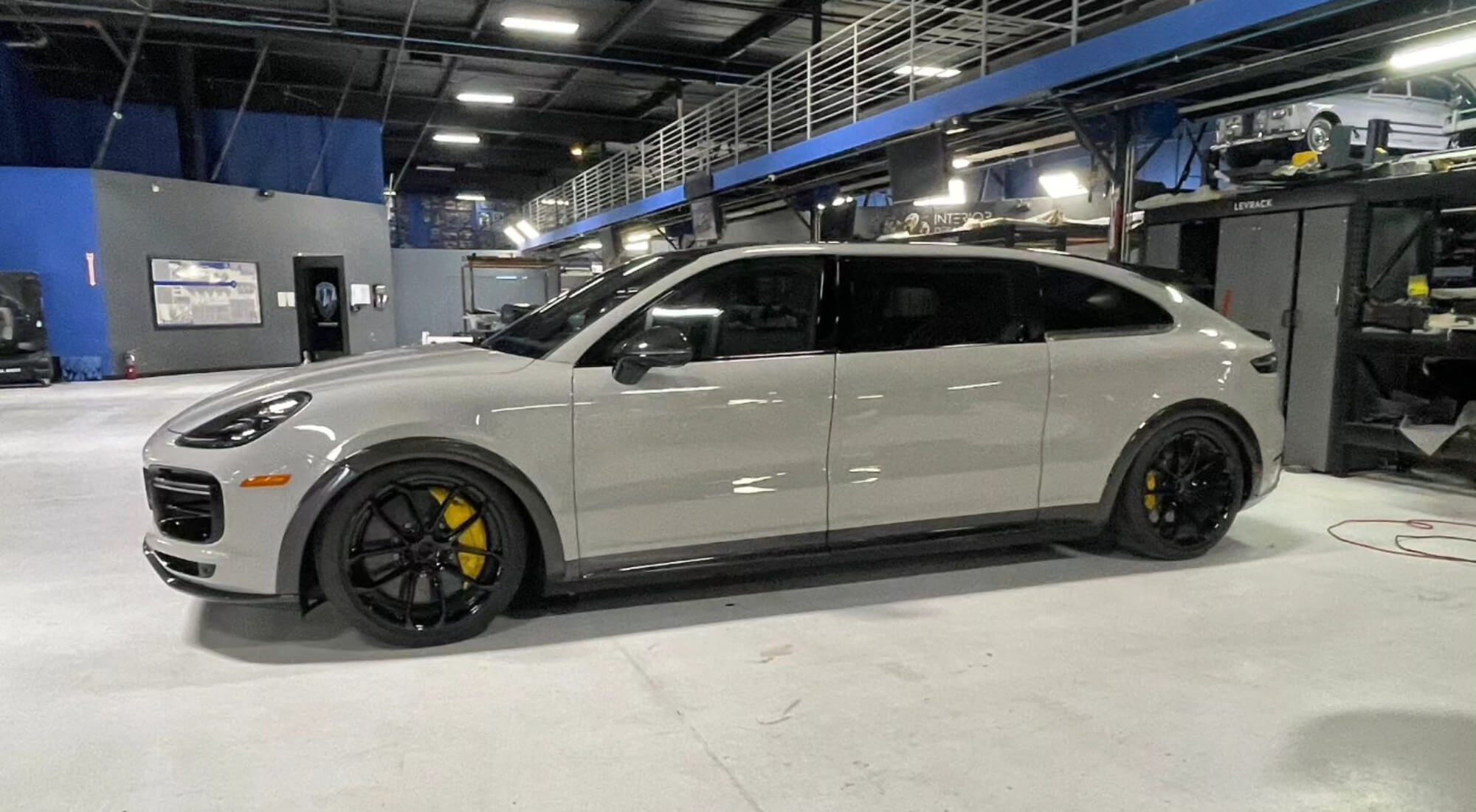 porsche cayenne monovolumen