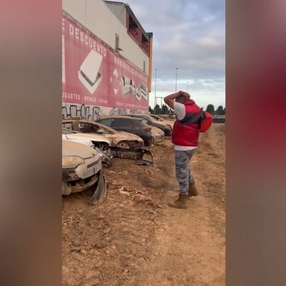 Un hombre encuentra su coche 26 días después de la dana: su reacción no tiene precio