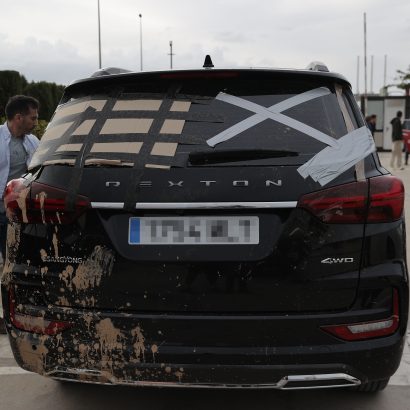 El coche que usó Pedro Sánchez en Paiporta: un todoterreno de una ‘desconocida’ marca