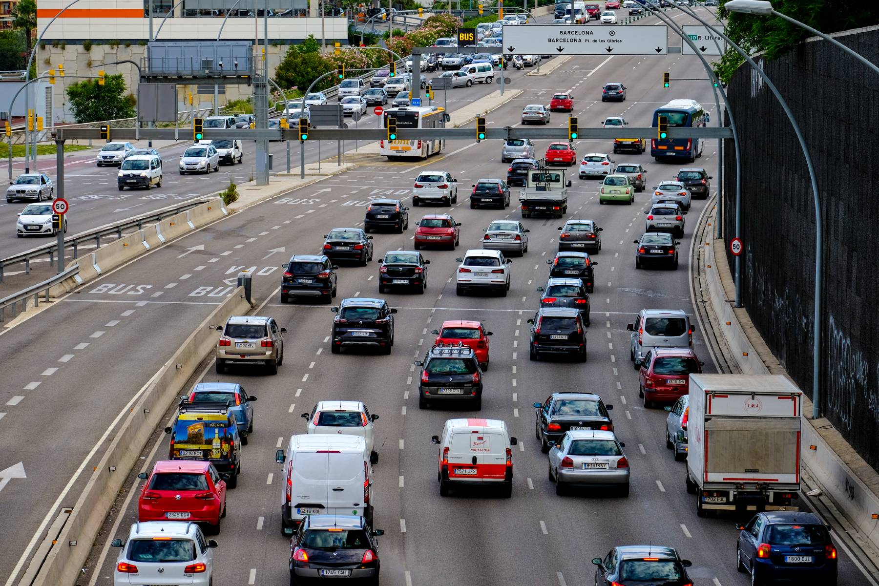 ¿Cuántos coches hay en España? La cifra no deja de crecer