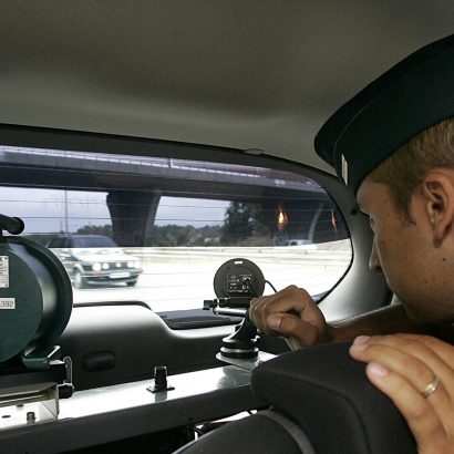 Crece el número de radares en coches privados para controlar los excesos de velocidad