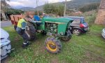 Paran a un hombre que circulaba en tractor sin carnet de conducir, pero eso no es lo peor: se enfrenta a dos delitos