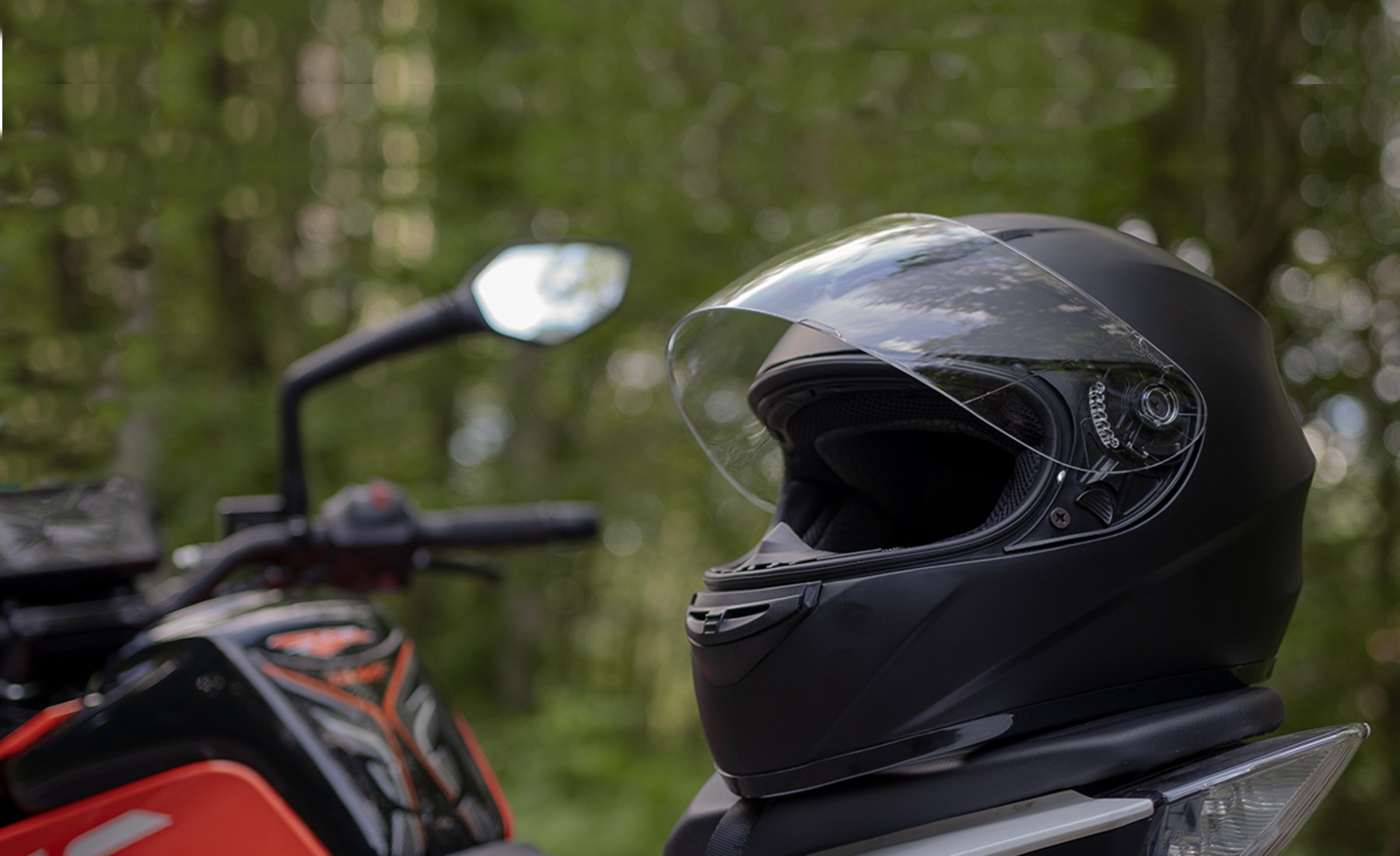 El chollo estrella de Navidad para los motoristas vuela en Amazon: casco de moto en Oferta Flash