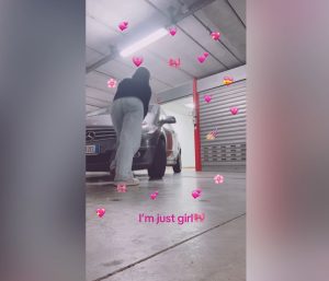 Curiosa forma de aparcar